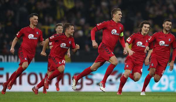 Nils Petersen (M.) und seine Freiburger haben zuletzt neunmal in Folge nicht verloren.