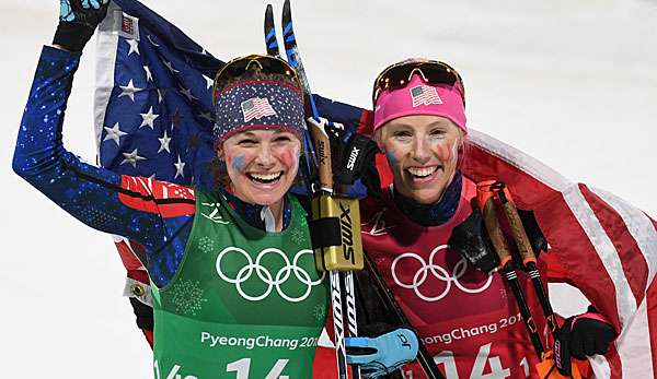 Kikkan Randall und Jessica Diggins haben Gold im Langlauf gewonnen.