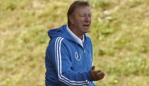 Horst Hrubesch muss für ein Spiel auf die Tribüne