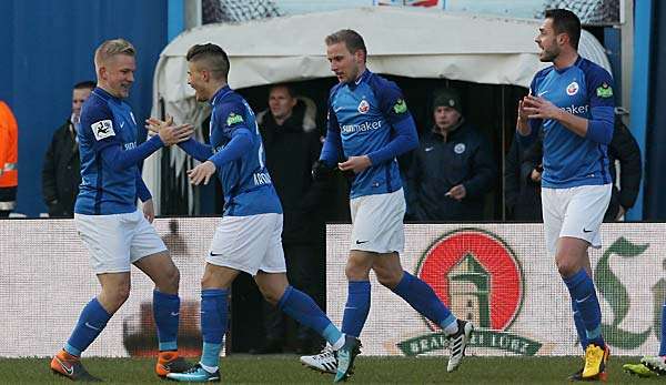 Hansa Rostock gewann das Spitzenspiel gegen den 1. FC Magdeburg.