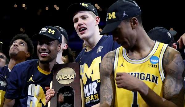 Moritz Wagner feiert mit Michigan den Einzug ins Final Four