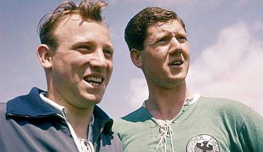 Horst Szymaniak (re.) spielte von 1956 bis 1966 in der deutschen Nationalmannschaft