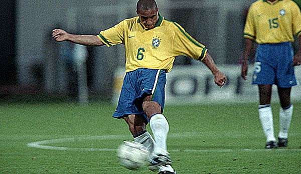 Roberto Carlos wird heute 45 Jahre alt. 