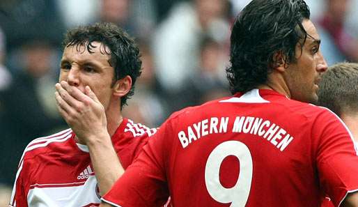 Luca Toni (r.) stand zum letzten Mal im Mai gemeinsam mit Mark van Bommel auf dem Platz