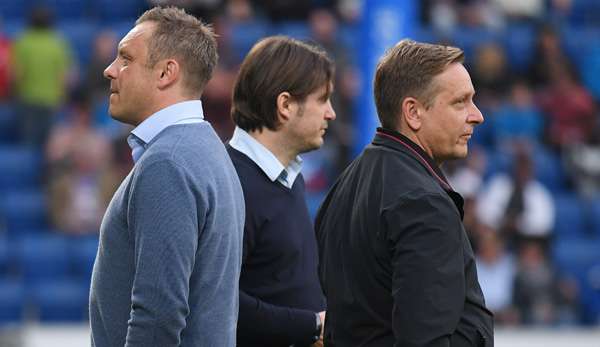 Horst Heldt (r.) zusammen mit Hannover-Trainer Andre Breitenreiter (l.)