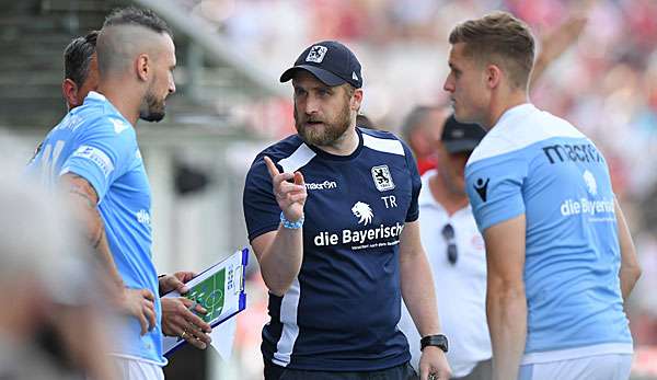 Schwört seine Mannschaft auf die Aufstiegsspiele ein: Daniel Bierfoka beim TSV 1860 München.