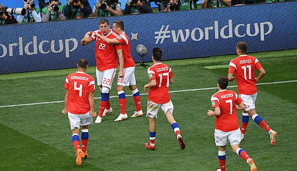 Russland hat Saudi-Arabien zum Auftakt der WM 2018 souverän mit 5:0 besiegt.