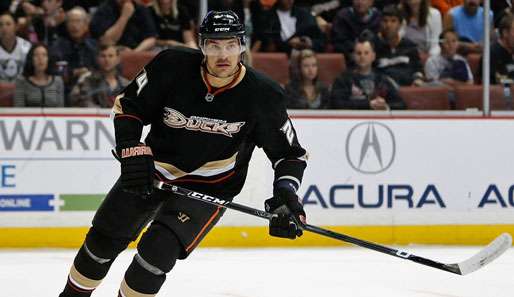 Wurde von der NHL für drei Spiele gesperrt: Anaheims Stürmer Jewgeni Artjuchin