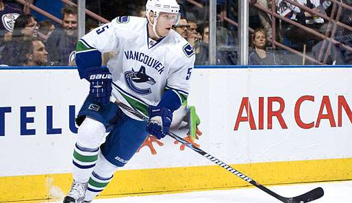 Christian Ehrhoff konnte mit zwei Assists gegen Toronto überzeugen 