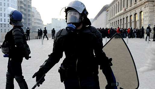 Die Polizei in Marseille musste Tränengas einsetzen um die Fans in Schach zu bekommen