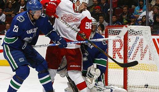 Detroits Tomas Holmström erzielte gegen die Vancouver Canucks seinen fünften Saisontreffer