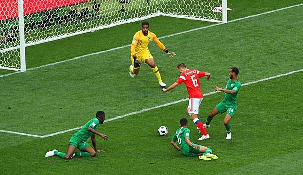 Einige Spieler von Saudi-Arabien müssen nach der 0:5-Niederlage im WM-Eröffnungsspiel gegen Russland offenbar Konsequenzen fürchten.