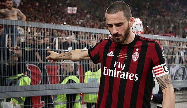 Leonardo Bonucci vom AC Milan beschäftigt sich angeblich intensiv mit einem Transfer zum französischen Meister PSG.