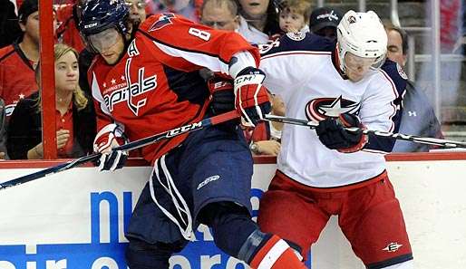 Alexander Owetschkin wurde von Jason Chimera und den Blue Jackets hart rangenommen