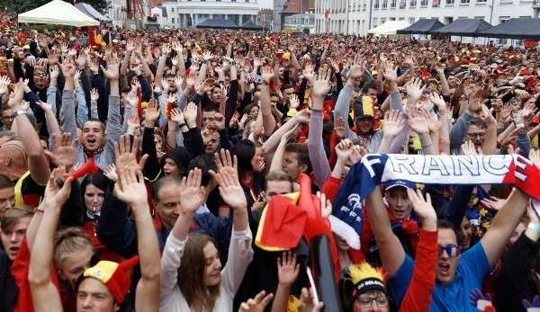 Auf den Fanmeilen in Belgien lief das Public Viewing ohne Zwischenfall ab.