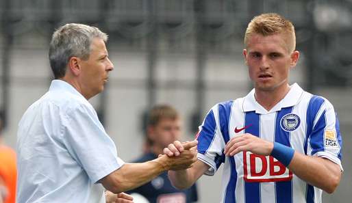 Artur Wichniarek (r.) tritt noch einmal gegen Ex-Trainer Lucien Favre nach