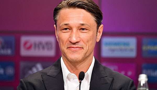 Niko Kovac stellt sich den Fragen der Presse.