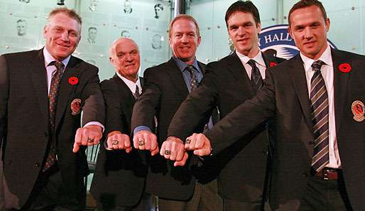 Brett Hull, Lou Lamoriello, Brian Leetch, Luc Robitaille und Steve Yzerman (v.l.)