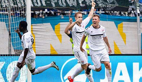 KFC Uerdingen gewinnt in der Nachspielzeit gegen 1860 München mit 1:0. 