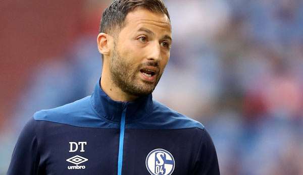 Domenico Tedesco folgte 2017 auf Markus Weinzierl als Cheftrainer von Schalke 04.