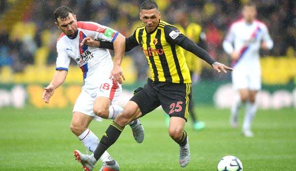 Jose Holebas (r.) ist derzeit Topscorer der Premier League und erzielte bereits ein Traumtor in dieser Saison.