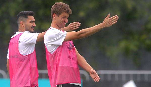Thomas Müller will Ilkay Gündogan den Rücken stärken. 