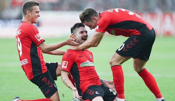 Jerome Gondorf (M.) knipste wie Mario Gomez zweimal am Sonntagabend.