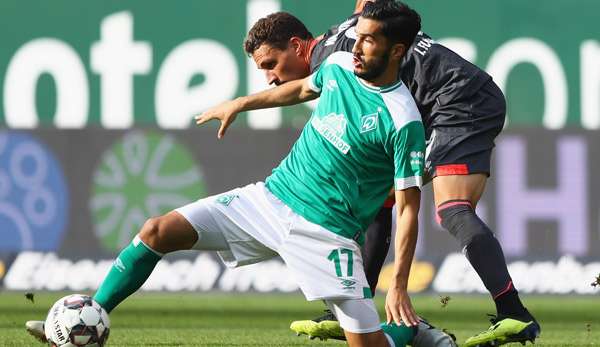 Nuri Sahin im Zweikampf mit Georg Margreitter vom 1. FC Nürnberg.