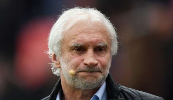 Rudi Völler von Bayer Leverkusen sieht seinen Verein in der Bring-Schuld.