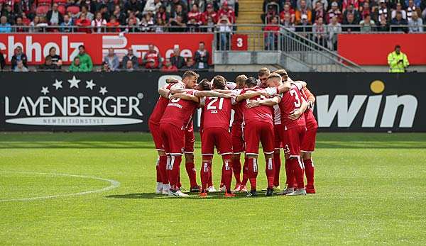 Kaiserslautern will sich mit einem Sieg gegen Jena aus der Abstiegszone verabschieden. 