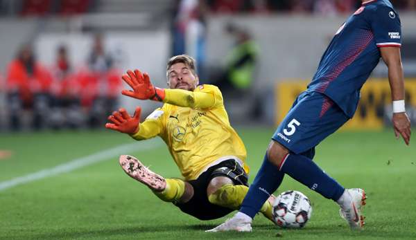 Ron-Robert Zieler zeigte gegen Düsseldorf gleich sieben Paraden.