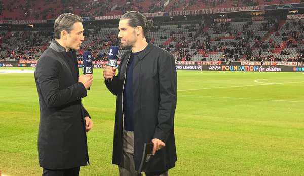 Niko Kovac (l.) zusammen mit DAZN-Reporter Daniel Herzog.