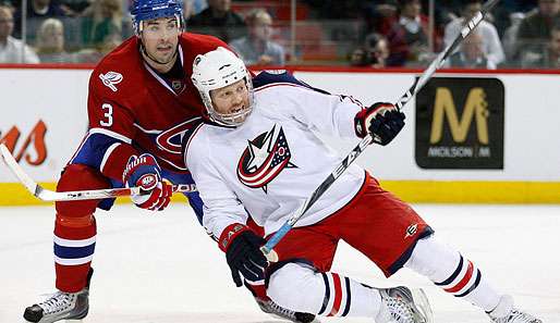Montreals Ryan O'Byrne (l.) im Zweikampf gegen Raffi Torres