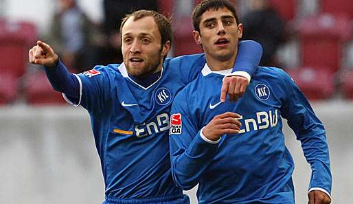 Lars Stindl (r.) feiert seinen Führungstreffer mit Alexander Iashvili 