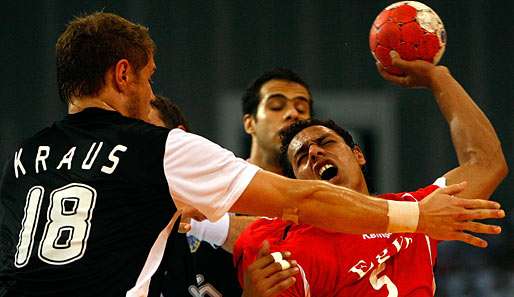 Moustafa Hussein (r.) unterlag mit Ägypten bei Olympia 2008 in Peking Deutschland mit 23:25