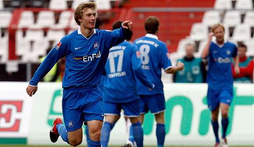 Michael Blum und er Karlsruher SC freuen sich über die Lizenz für die Saison 2010/2011 
