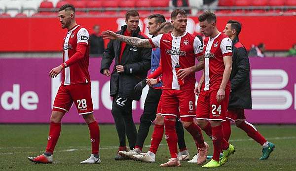 Heute ist der 1. FC Kaiserslautern beim SpVgg Unterhaching zu Gast.