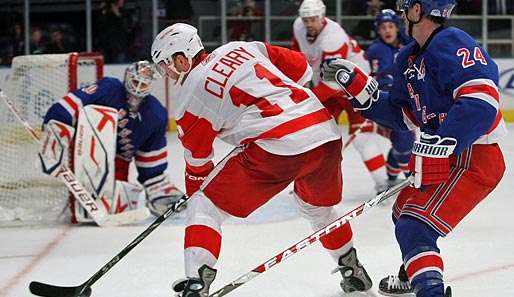 Das 2:1 für Detroit: Dan Cleary (l.) überwindet Henrik Lundqvist von den New York Rangers