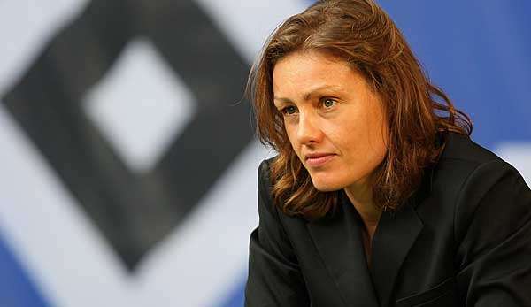 Katja Kraus macht sich für eine Frauenquote im Männerfußball stark.