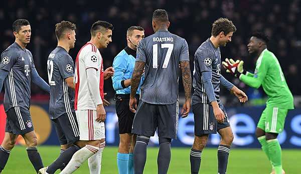 Der FC Bayern sicherte sich durch das 3:3 bei Ajax den Gruppensieg.