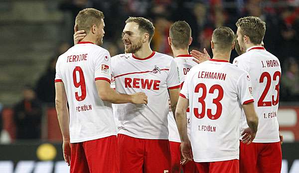 Der 1. FC Köln kann vorübergehend am HSV vorbeiziehen.