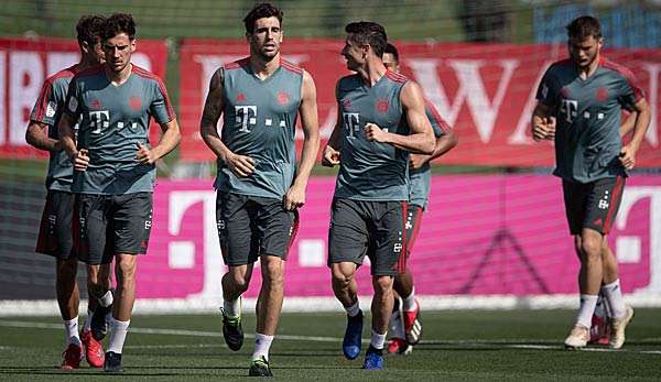 Der FC Bayern hat in Katar ein Trainingslager absolviert. 