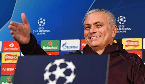 Jose Mourinho hat die Gerüchte um eine Rückkehr zu Real Madrid angeheizt.