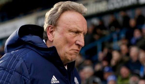 Neil Warnock von Cardiff City ist überwältigt von der Situation um Emiliano Sala.