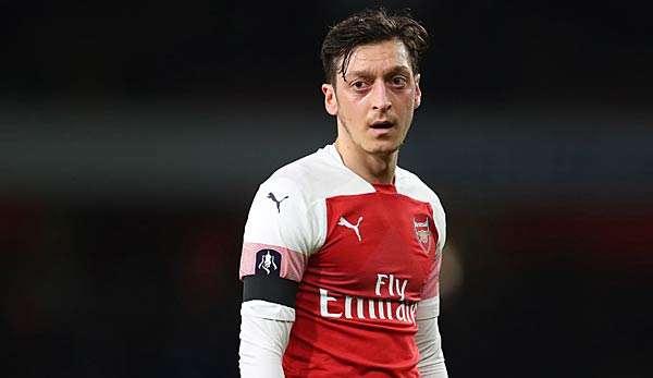 Mesut Özil sagte offenabar Paris Saint-Germain ab.