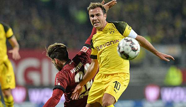 Mario Götze scheiterte mit einem Kopfball an Christian Mathenia.