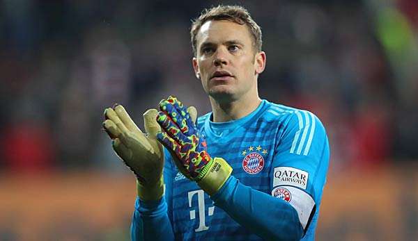 Manuel Neuer gab beim FC Bayern nach seiner Daumenverletzung sein Comeback gegen den FC Augsburg. 