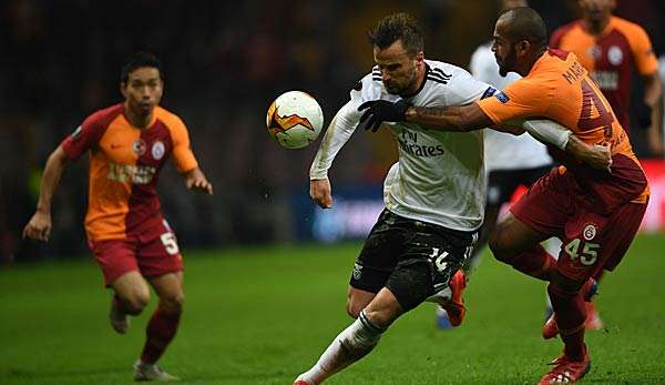 Benfica Lissabon gewann das Hinspiel in Istanbul mit 2:1.