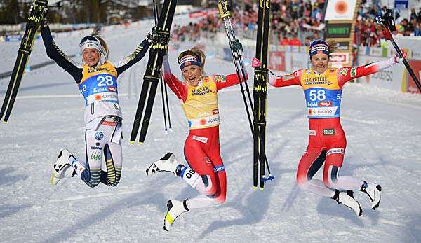Therese Johaug gewinnt vor Frida Karlsson und Ingvild Flugstad Östberg.