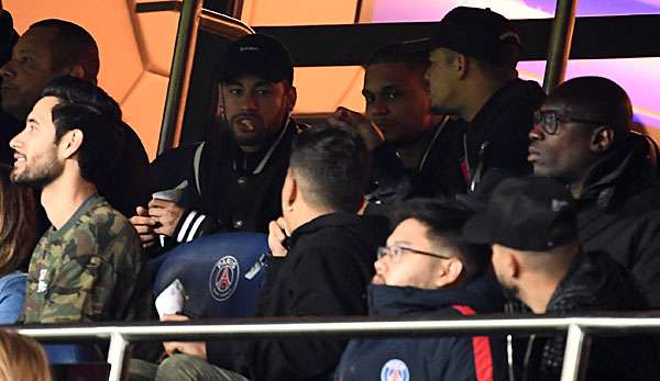 Neymar verpasste das Rückspiel gegen Manchester United wegen einer Verletzung.